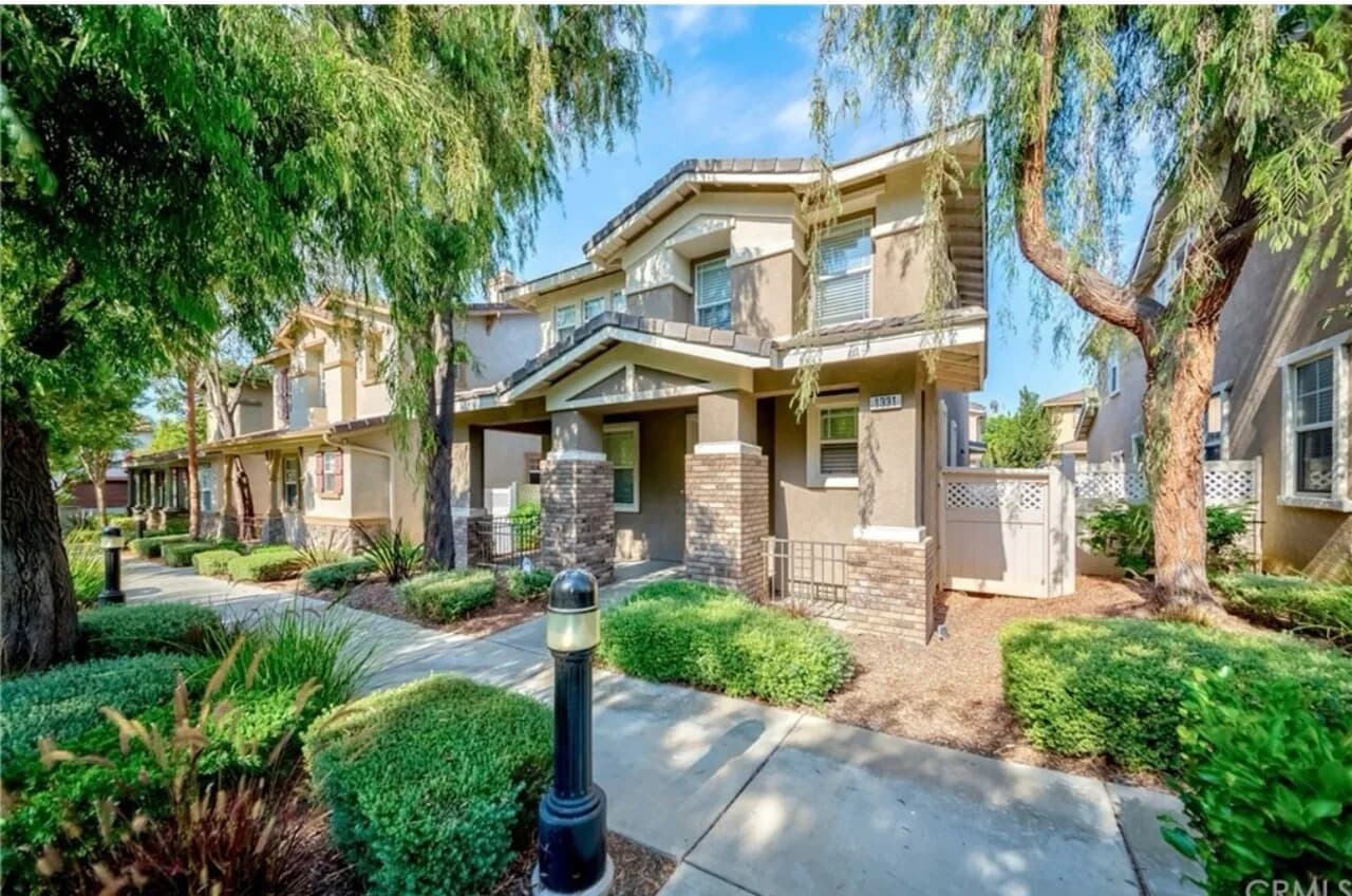 fullerton 에머리지하이츠 방1 렌트 (여자만 가능)
					룸메이트
					Fullerton's preview 3