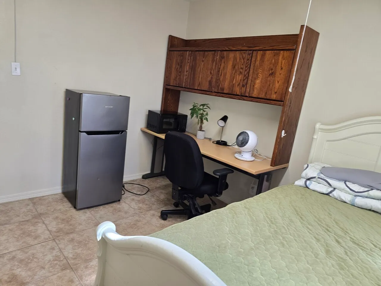 5fwy rosecrance 5분거리 기차역5분
					룸메이트
					Norwalk