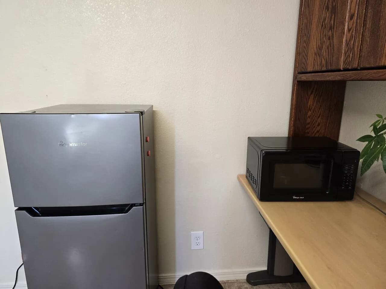 5fwy rosecrance 5분거리 기차역5분
					룸메이트
					Norwalk's preview 1