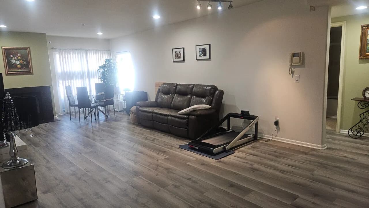 1Bed 방하나 렌트 여성분
					룸메이트
					한인타운  Korea Town's preview 1