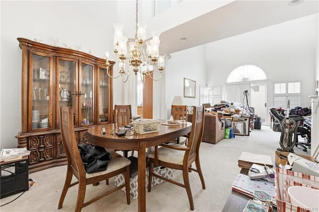 1989년생!! 라하브라 최고위치!! 2,061 SqFt 단독주택!!  
						매우 밝고, 높은천장, 넓은 부엌, 2중 창문, 벽난로, 2중 창문, 관리 편리한 뒷마당.
						주택  La Habra CA's preview 1