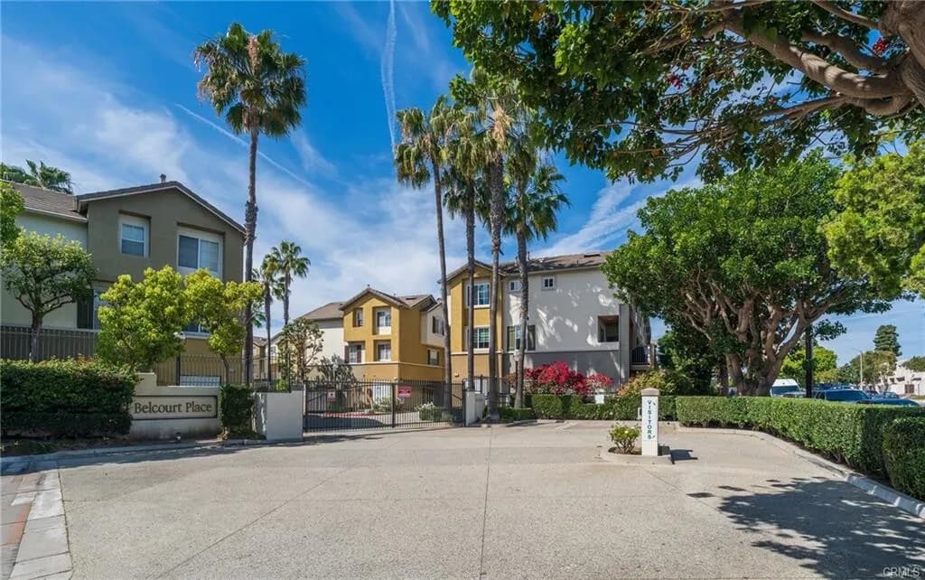 [토랜스] 착한가격 게이트단지 리모델링 방3개 타운홈
						오픈플로어플랜, 인기많은 단지
						타운하우스  Torrance CA