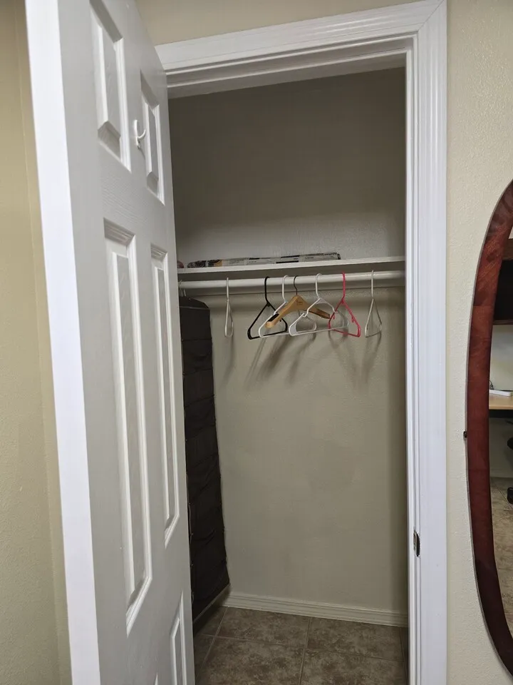 5fwy rosecrance 5분거리 기차역5분
					룸메이트
					Norwalk's preview 2