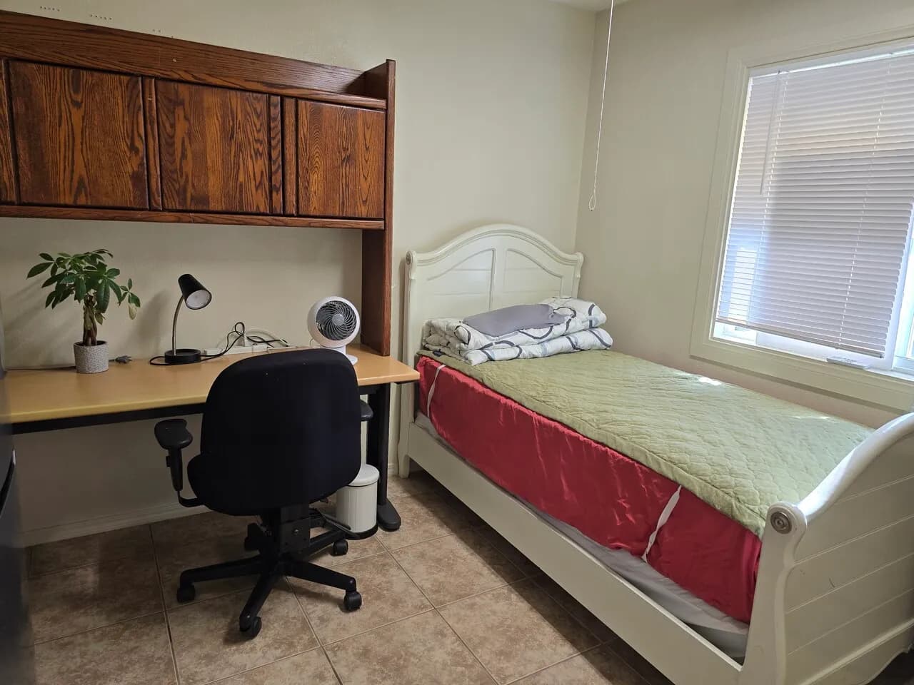 5fwy rosecrance 5분거리 기차역5분
					룸메이트
					Norwalk's preview 3