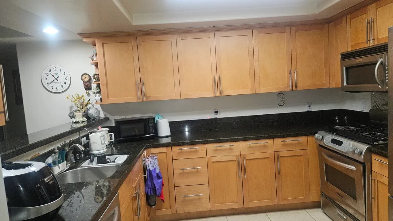 룸 방하나 렌트 여성분
					룸메이트
					한인타운  Korea Town's preview 2