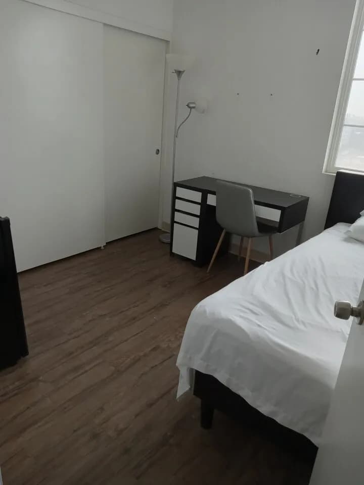 아파트방렌트
					룸메이트
					엘에이한인타운