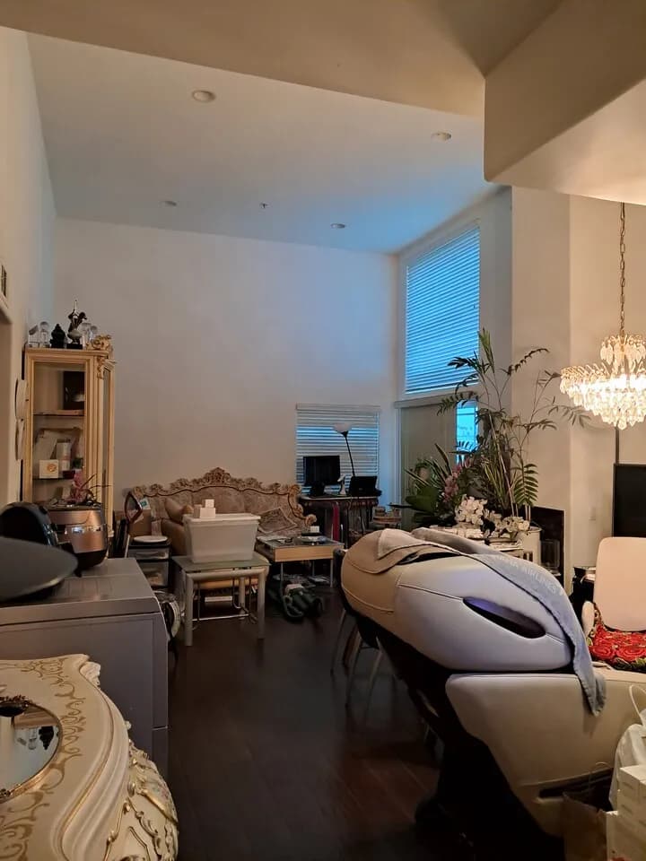 CONDO PANTHOUSE 에 딸린 one BED $900
					룸메이트
					Los Angeles's preview 0