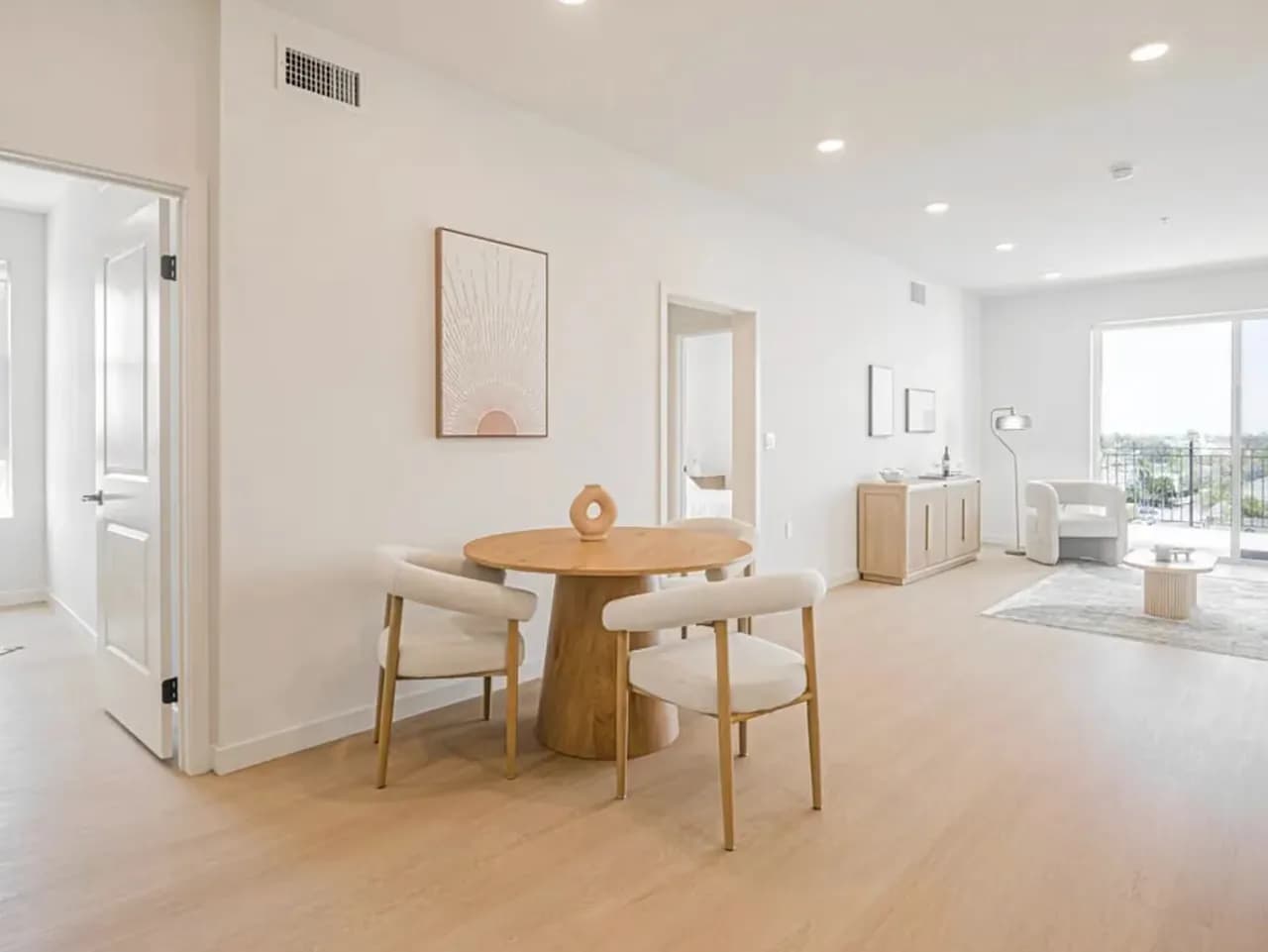 2026년 신축 한인타운 아파트 1bed, 2bed, 3bed
					아파트
					Los Angeles