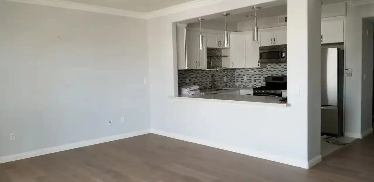 Price Reduced! 다운타운 근처 복층 콘도 렌트합니다
					2 Bed
					Los Angeles's preview 3