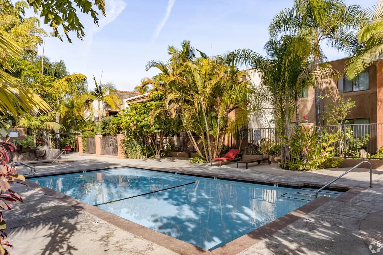 YOUR NEW HOME IS READY.  BRIGHT & COZYSPECIAL
					아파트
					Buena Park