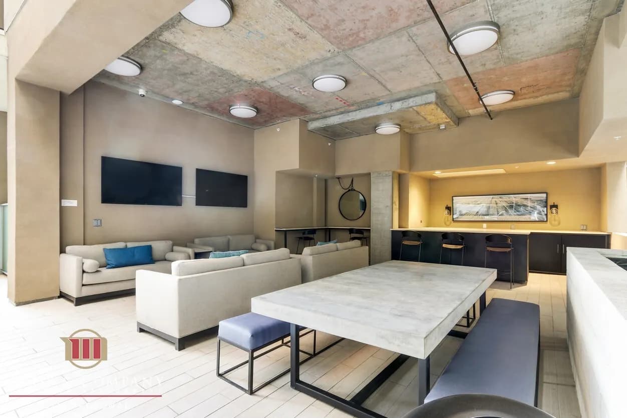 Studio in Downtown LA, Outdoor Lounge
					아파트
					Downtown Los Angeles's preview 1