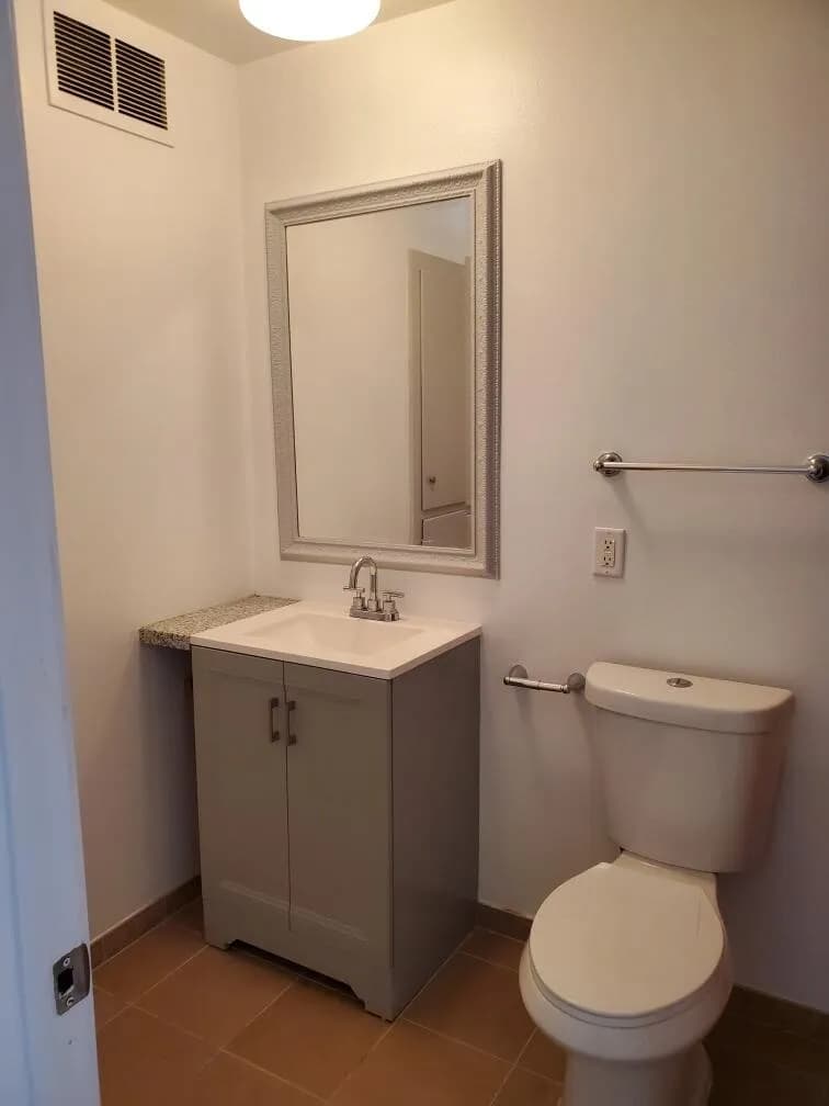 2bed 1bath 1parking
					하우스
					Los Angeles's preview 3