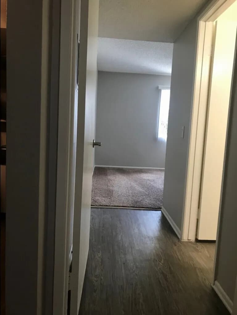 2bed 2 bath 2 parking Share (직장인 여성)
					룸메이트
					Pico Rivera (다우니 북쪽)'s preview 3