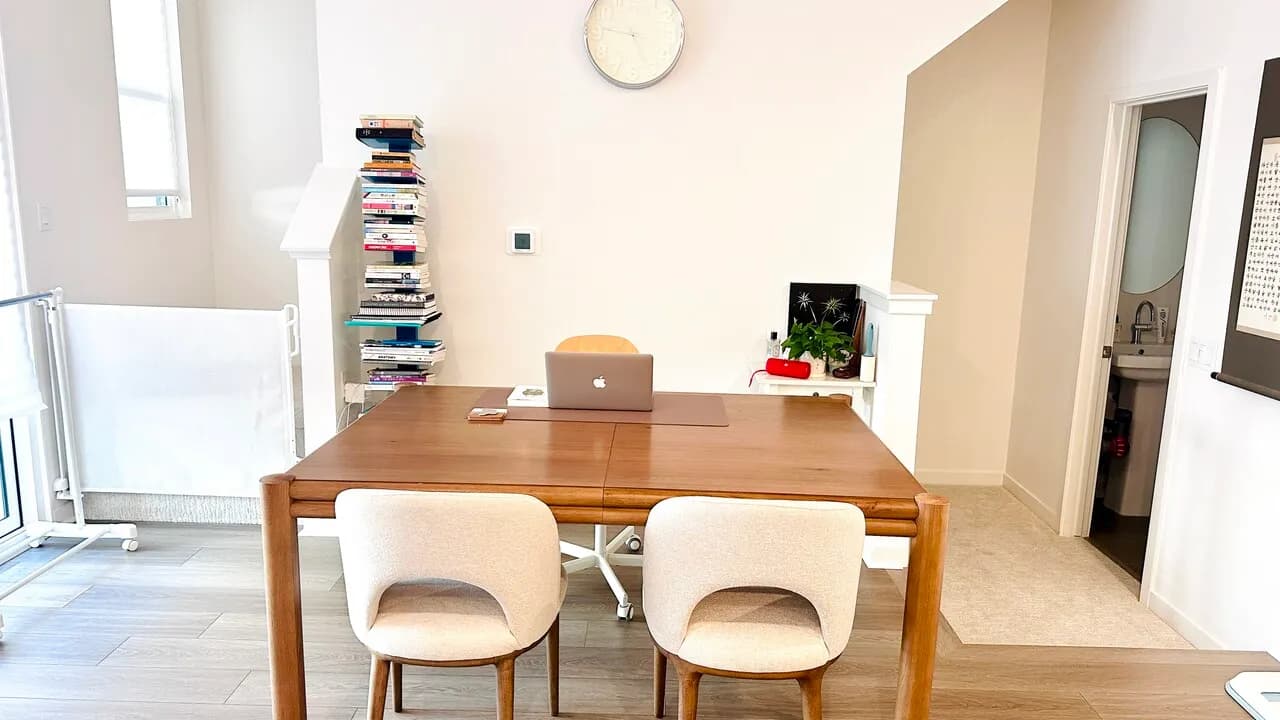 여성분 private room
					룸메이트
					Anaheim
