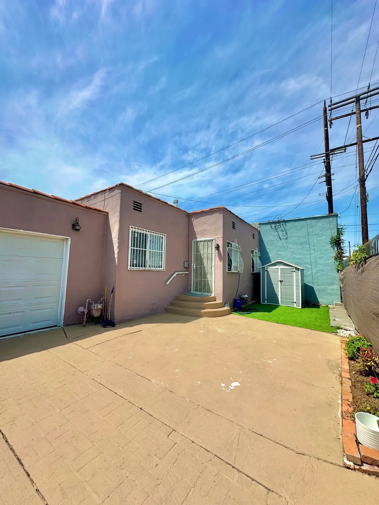 가디나 1Bed / 1Bath 하우스 렌트합니다
					하우스
					Gardena