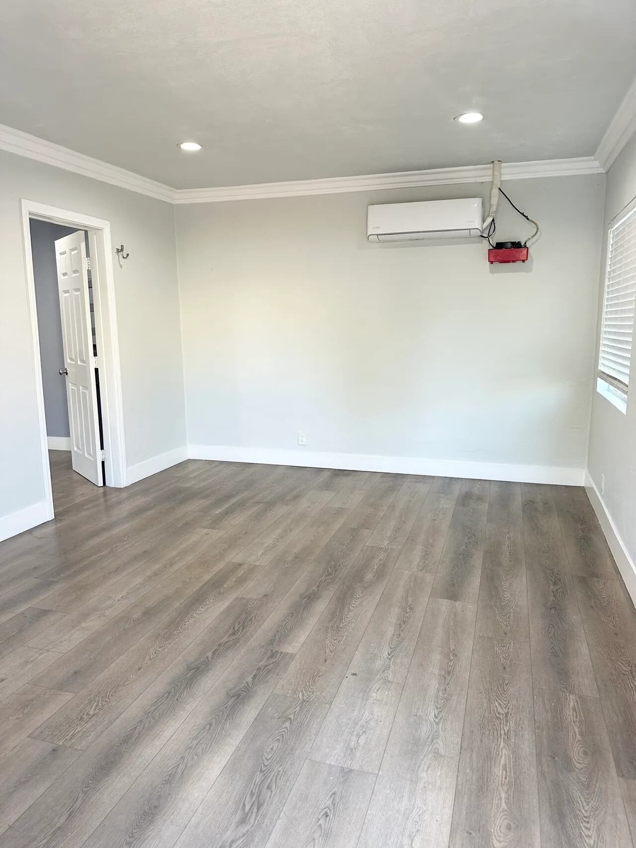 가디나 1Bed / 1Bath 하우스 렌트합니다
					하우스
					Gardena's preview 1
