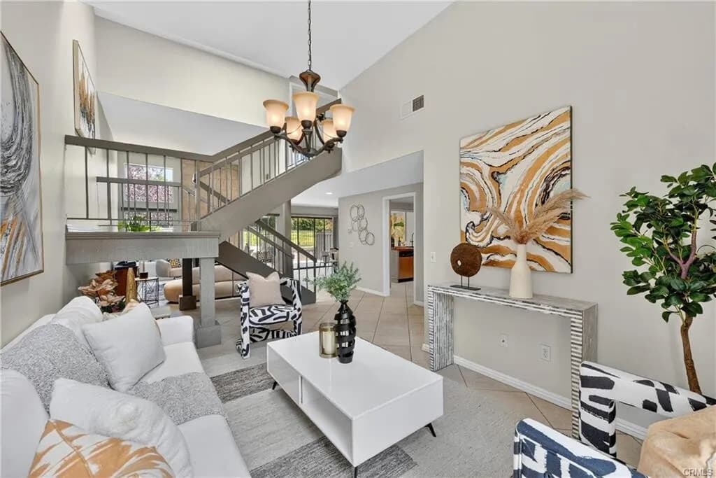 [플러튼] 최고의 Luxury 게이트 리조트단지 업그레이드 넓은타운홈
						1963 SQFT, 24시간 가드가있는 게이트단지, Beechwood 학군
						타운하우스  Fullerton CA's preview 2