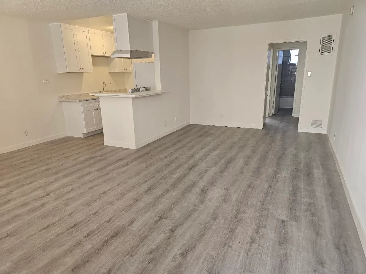 421 S. Manhattan Pl 1bed 1bath
					아파트
					Los Angeles's preview 1