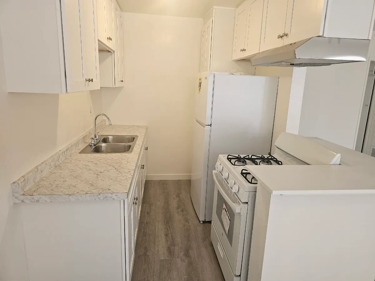 421 S. Manhattan Pl 1bed 1bath
					아파트
					Los Angeles's preview 2
