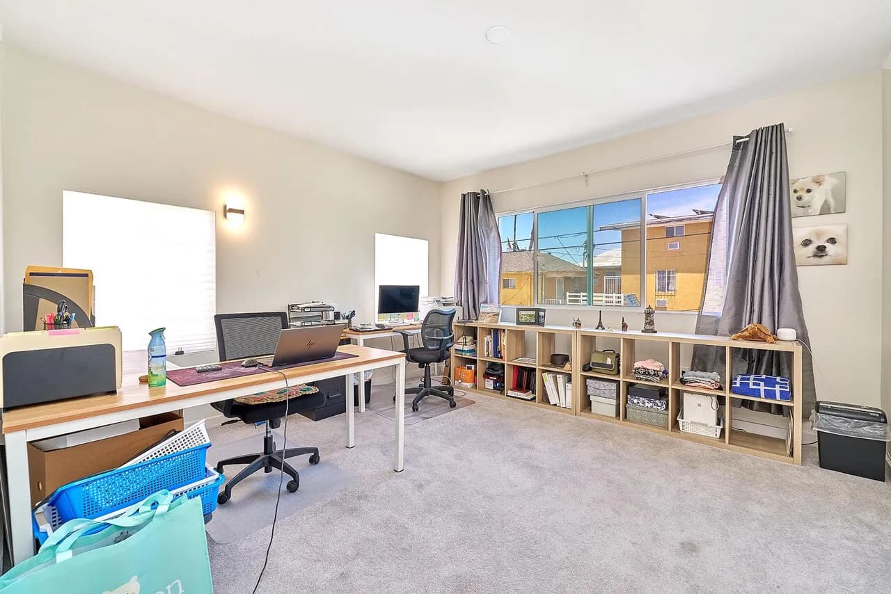 엘에이 한인타운 / 3 BED + 2 BATH
					3 Bed
					Los Angeles's preview 3