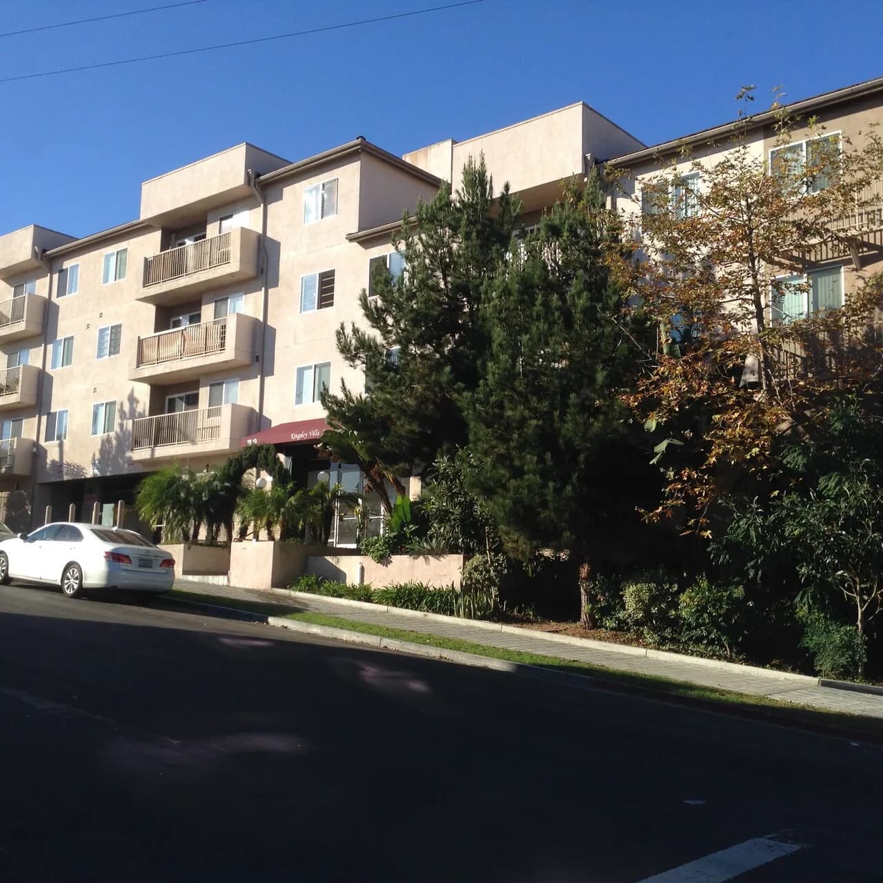 한타중심 참 좋은 아파트 ( 방 2 + 화장실 2 + 주차장2 )
					아파트
					Los Angeles