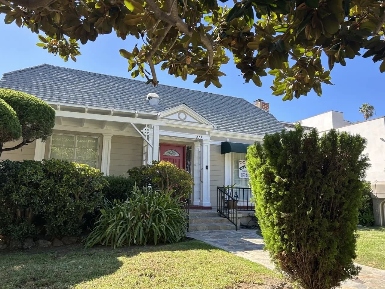 좋은 동네 뒷체 렌트합니다
						Remodeled, 세탁기, 주차장, 
						렌트  Los Angeles CA